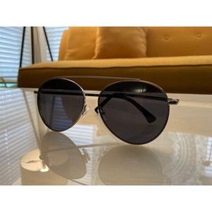 Oversized unisex sunglasses
